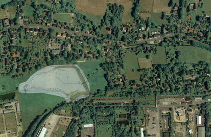 Lage des geplanten Hochwasserrückhaltebeckens an der Rottluffer Straße in Chemnitz. Bei Hochwasser können damit am Rabensteiner Dorfbach ca. 46 900 m³ Wasser zurückgehalten werden.