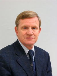 Dr. Michael Feist